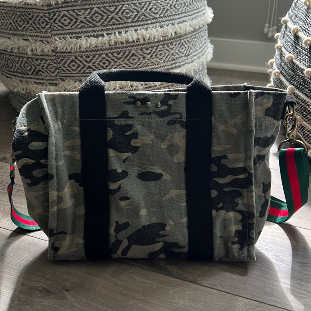 Pretty Simple MADISON CANVAS CROSSBODY TOTE
